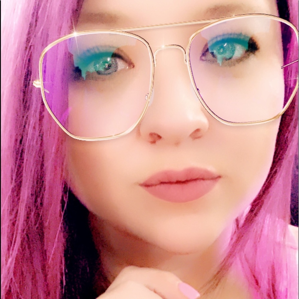 Meet your Posher, Lauren